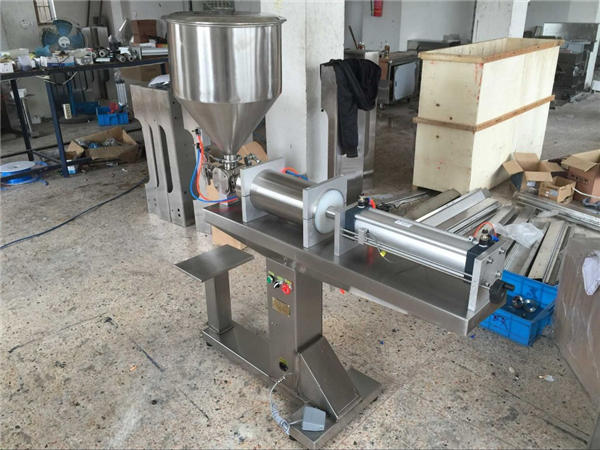 Poluautomatska mašina za punjenje meda sa jednim glavom